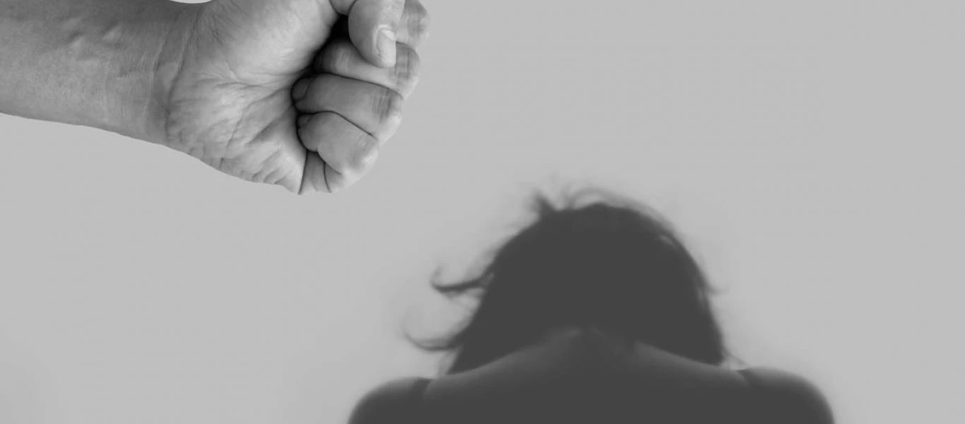Τουρκία: Ξυλοκόπησε μέχρι λιποθυμίας τη γυναίκα του και μετά... έβγαζε selfies!